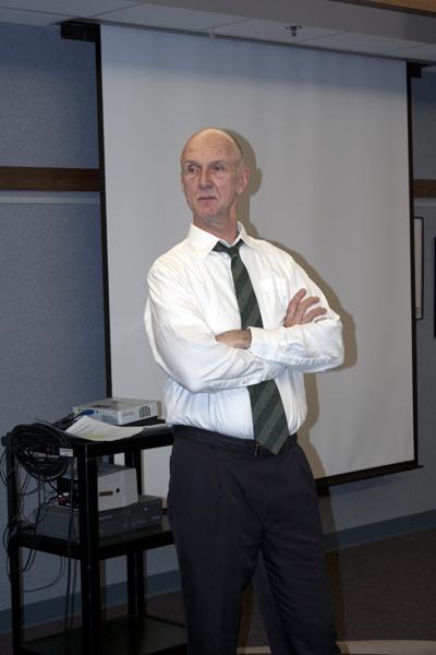 Dr. McNutt holds seminar on healthcare 