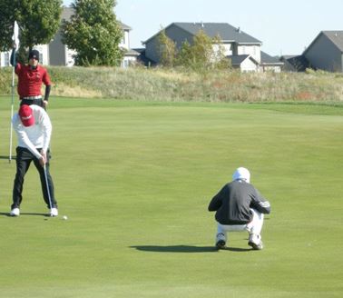 Golf team shoots for consecutive title