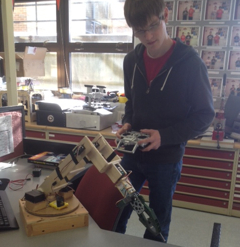 Mallek builds robotic arm and pursues robotics