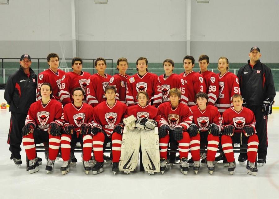 The+2014-2015+varsity+hockey+team.++The+team+made+it+to+the+second+round+of+the+playoffs.+