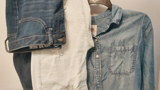 Chambray shirts as well as classic skinny jeans or jeggings are on trend for the season. 
