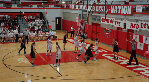 Girls’ basketball honors seniors and pursues postseason