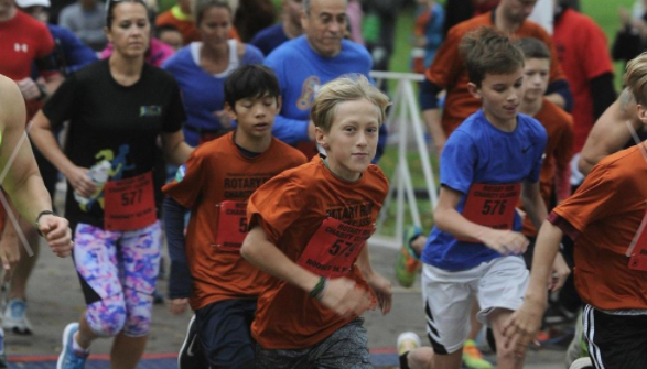 Hundreds of people showed up for the 2017 Rotary Run Charity Classic on Sunday, Oct. 15.