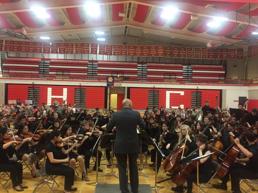 On Monday, March 12, Philharmonic and Symphonic Orchestra students will perform a variety of pieces for their March Concert. For the Orchestra, this March concert is just the first of numerous performances to come as spring progresses. 