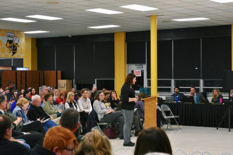 D86 School Board addresses necessary budget cuts