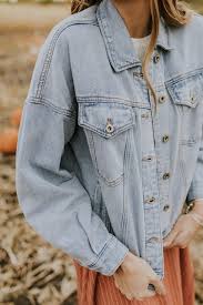 Wearing denim can put your entire outfit together by making it look more stylish. 