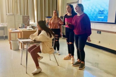 Gallery: Choir delivers Singing Valentines