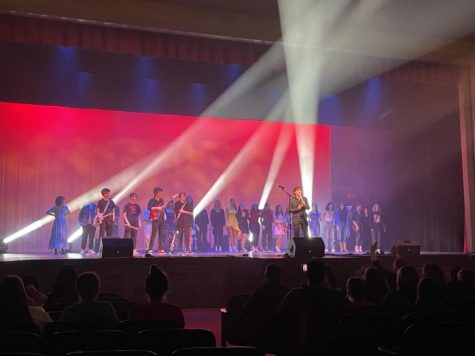 Hinsdale Central continues the tradition of the annual Variety Show