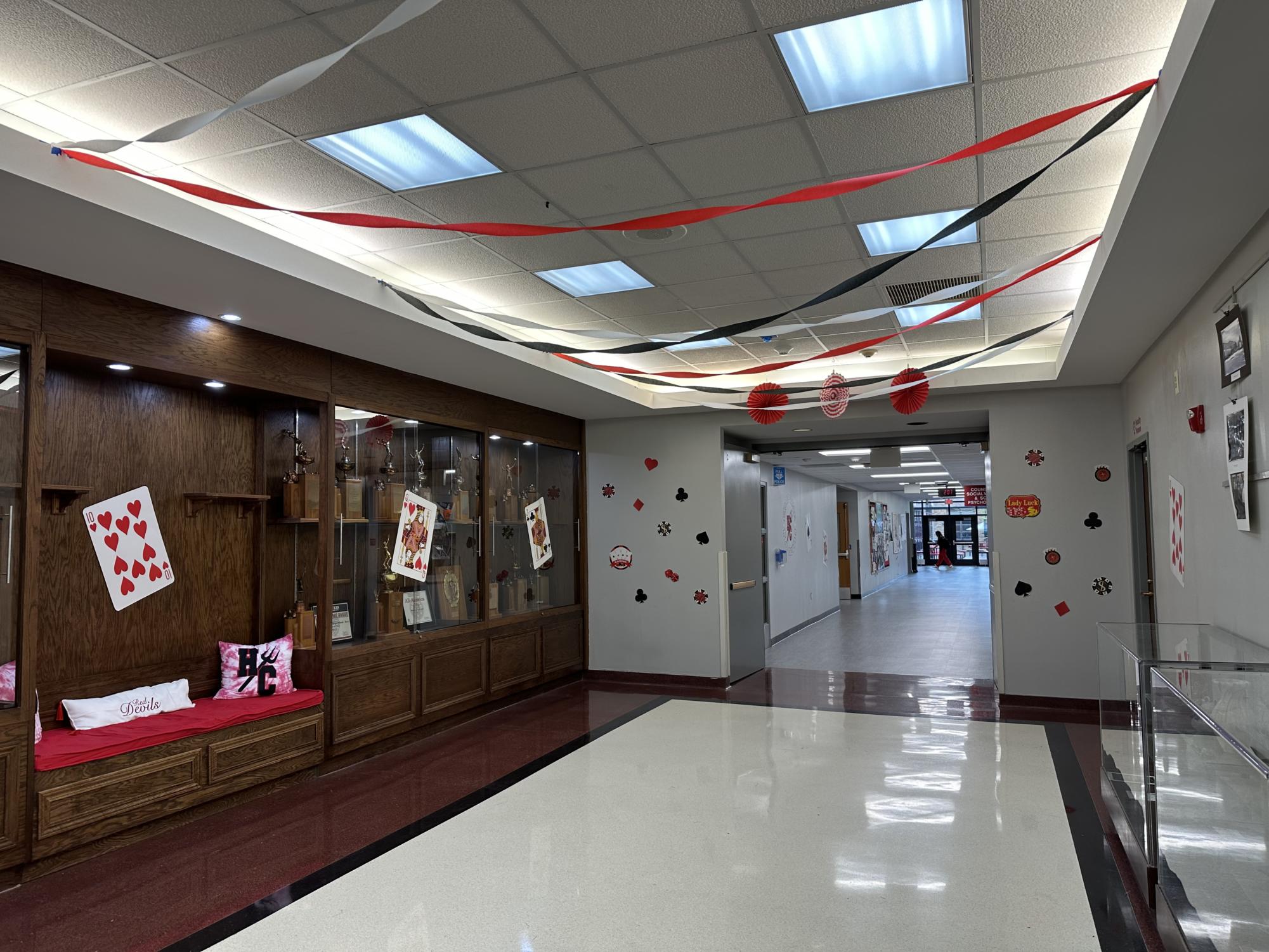 Varsity Club decorated Hinsdale Central halls before the week of Homecoming.